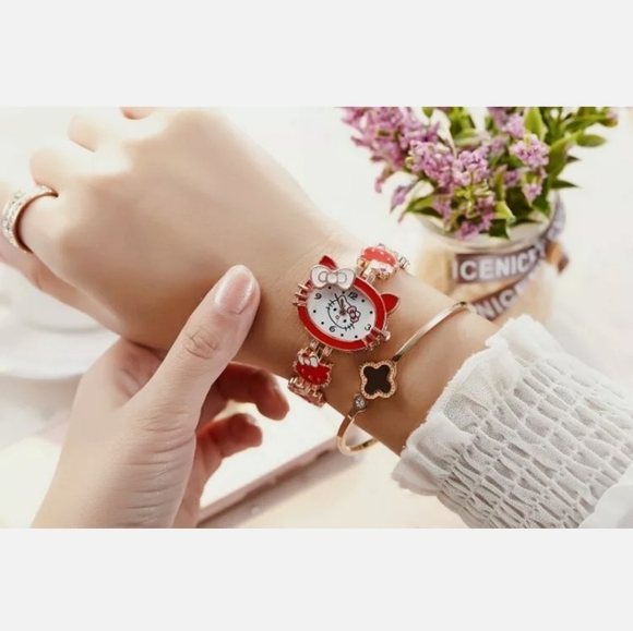 Hello Kitty Quartz Watch - Picture 2 of 6